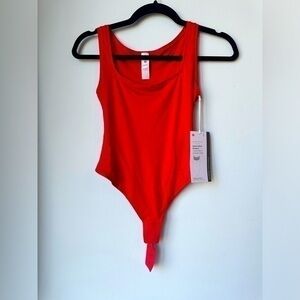 Lululemon nulu square neck sleeveless bodysuit xs/s